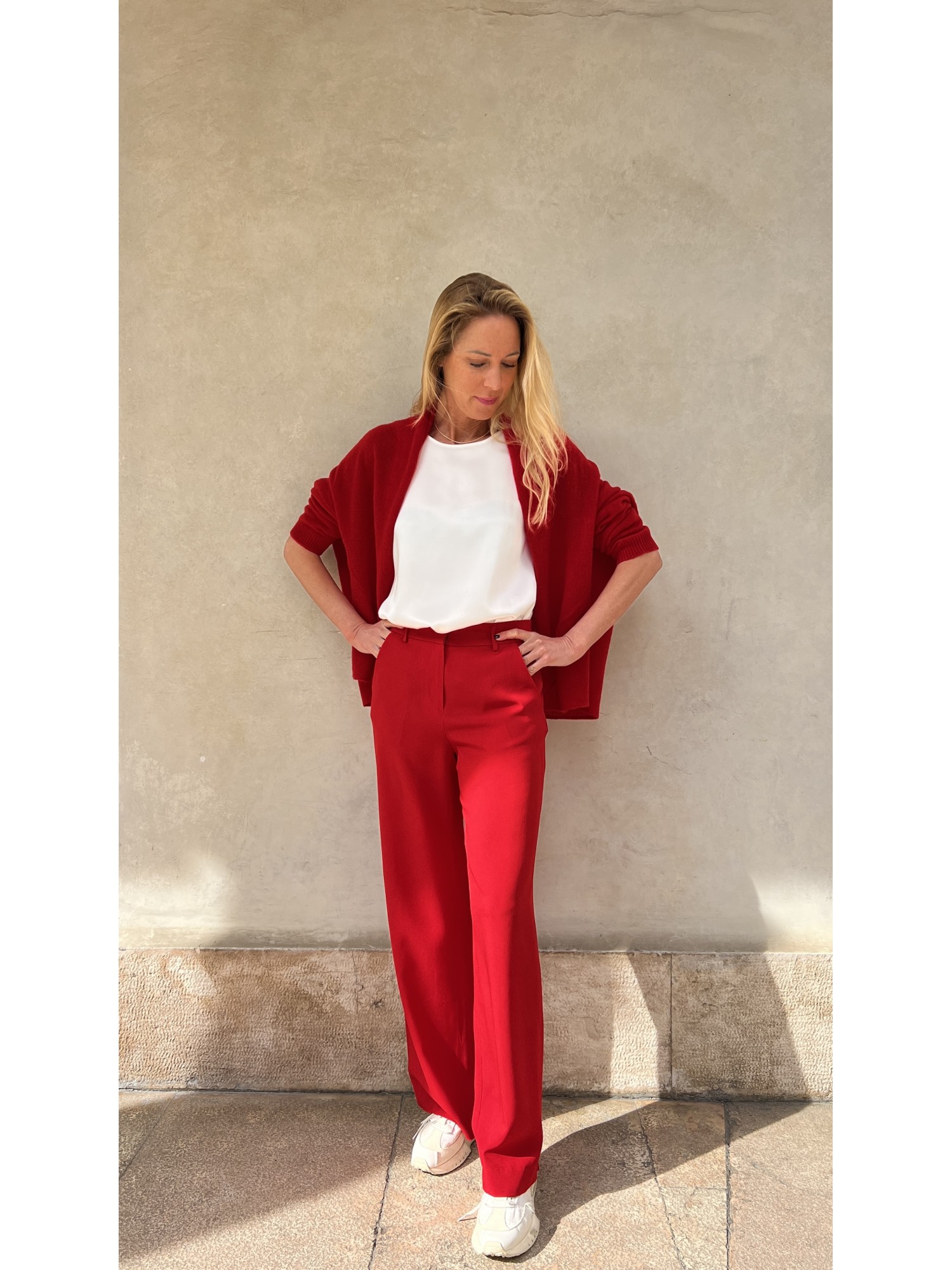 Mary in cady Rosso